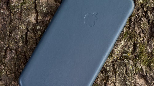 Apple iPhone 8 Official Leather Case Review