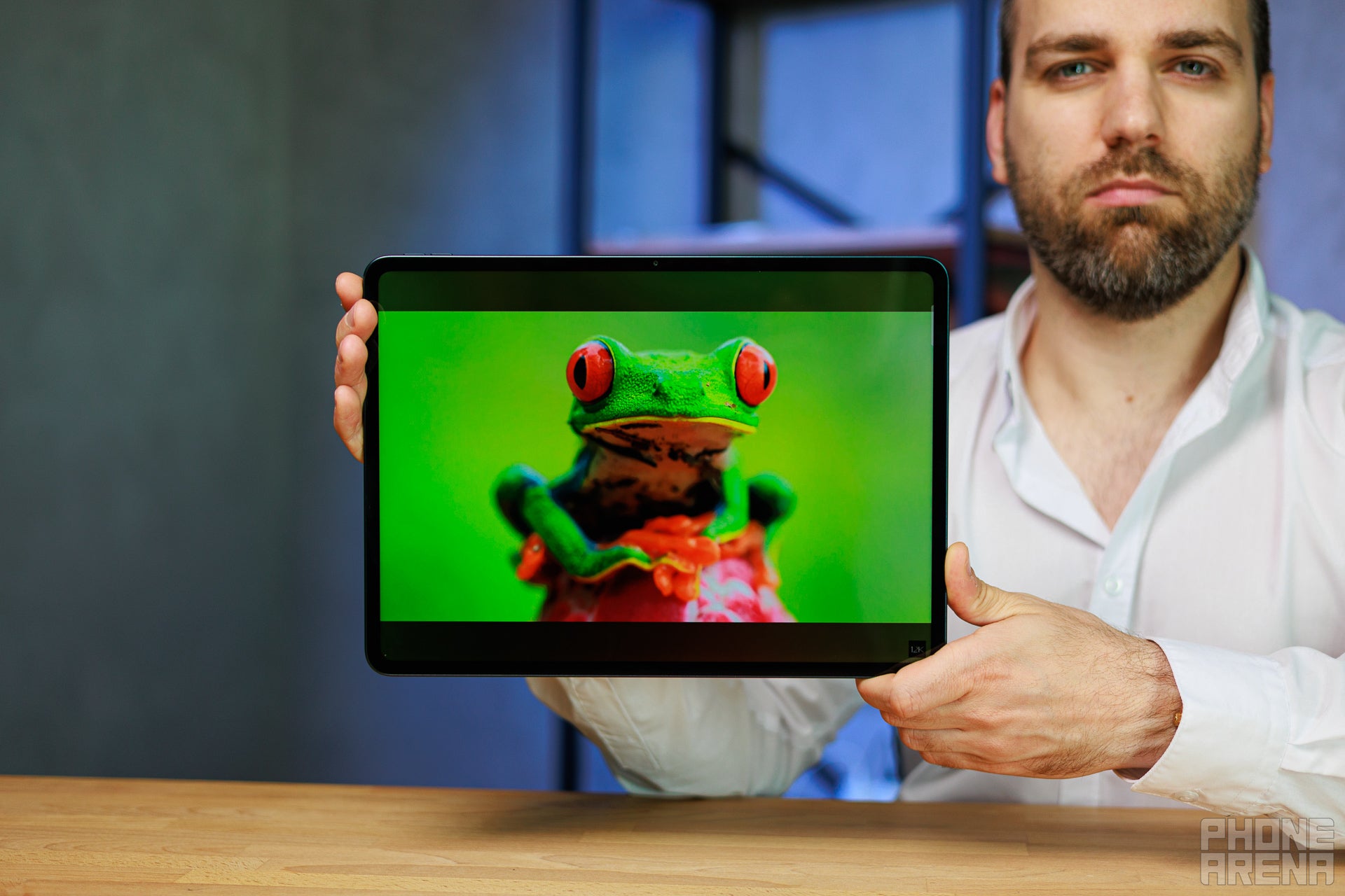 Person holding the OnePlus Pad 3