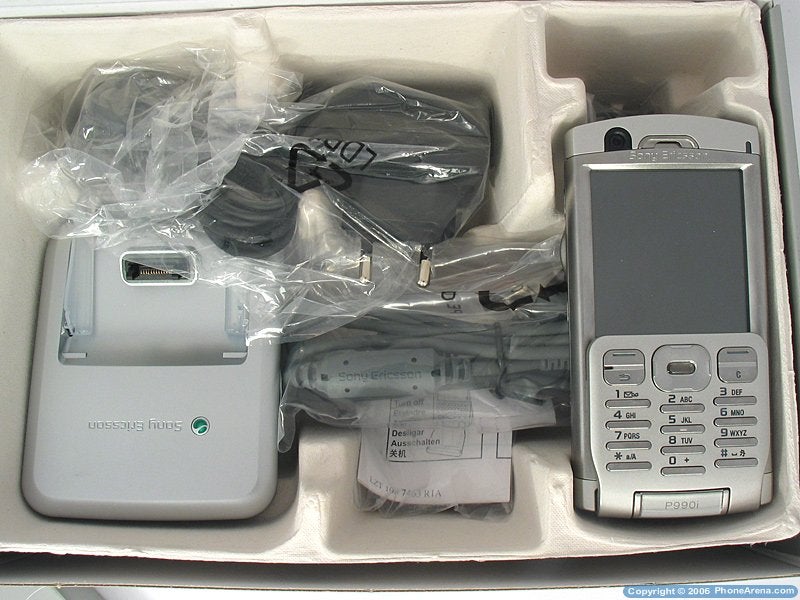 Sony Ericsson P990 Smartphone Review