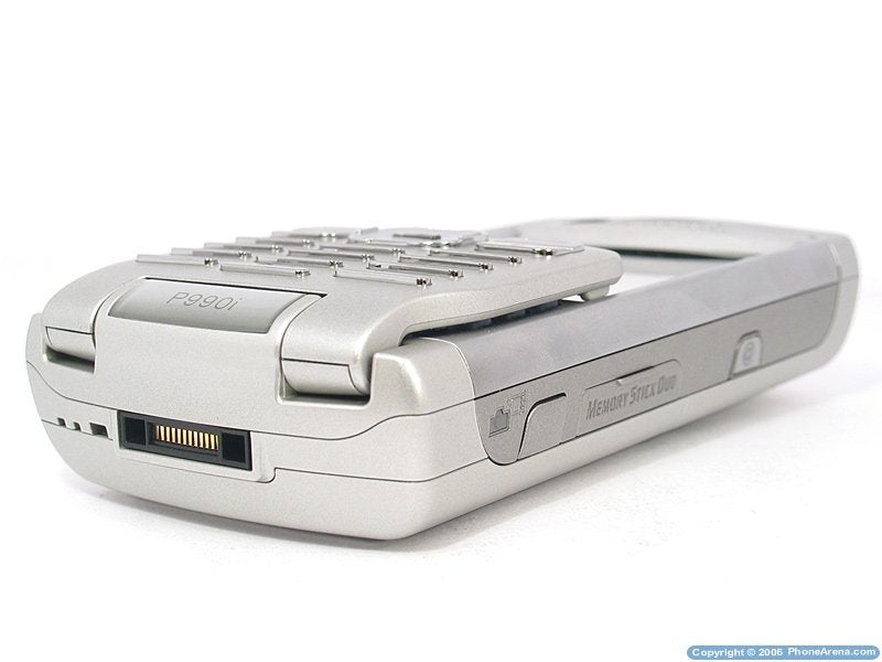Sony Ericsson P990 Smartphone Review